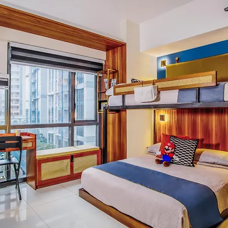 1Up Retreat At Bgc, Cinema Style Near Mall